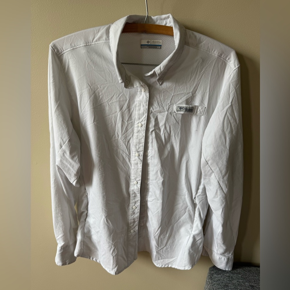 Columbia light weight Button-Up Shirt